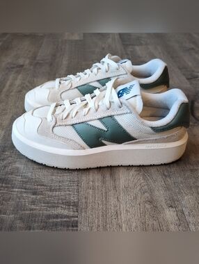 New Balance Unisex CT302 Women's 8.5 Mens 7 White Sneakers